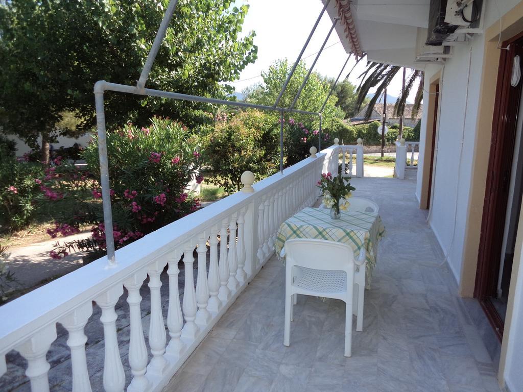 Renesis Studios Lithakia  Room photo