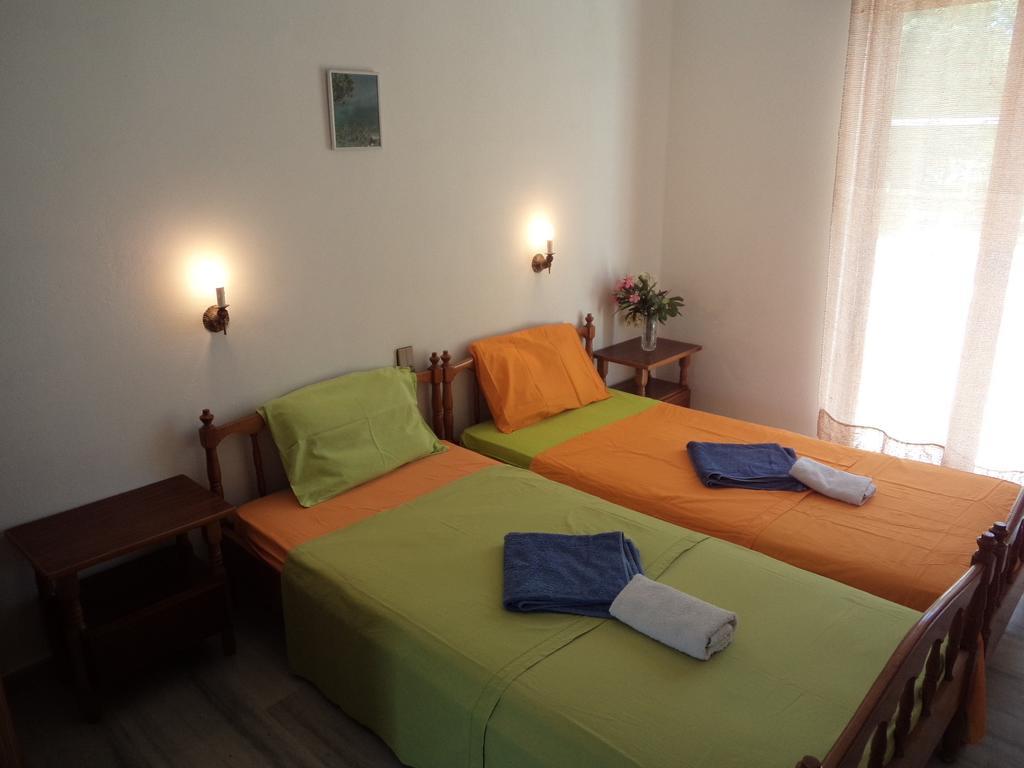 Renesis Studios Lithakia  Room photo